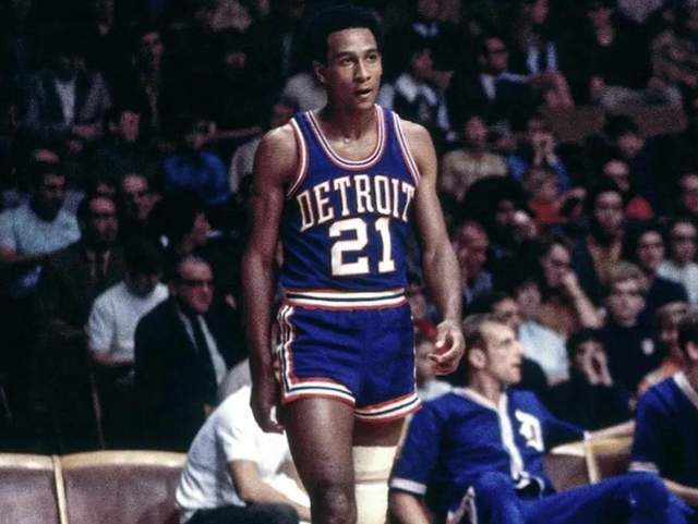 斯特林造乌 斯特林造乌